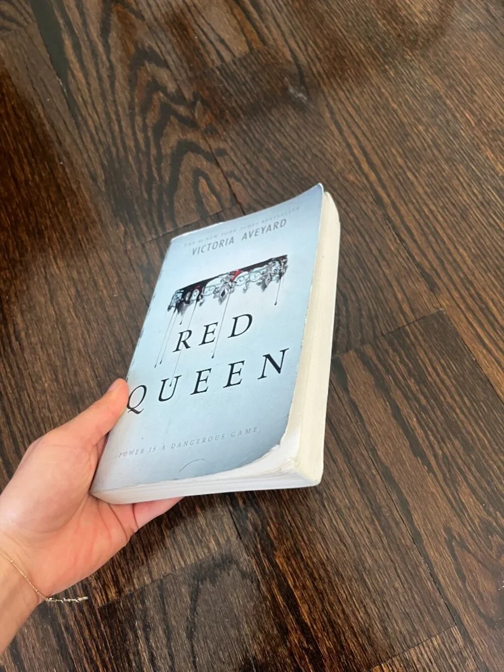Red Queen by Victoria Aveyard